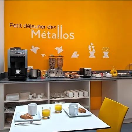 Hotel Des Metallos 3*