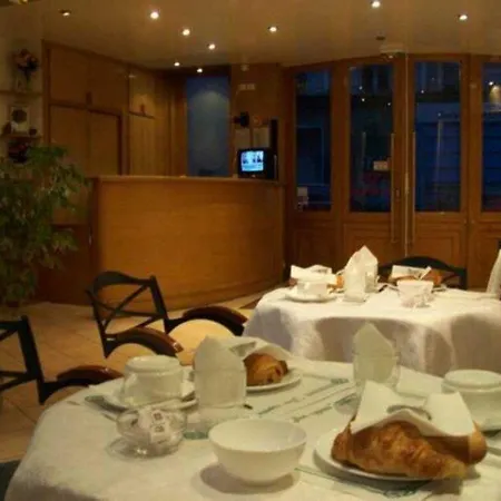 Des Metallos Hotel 3*