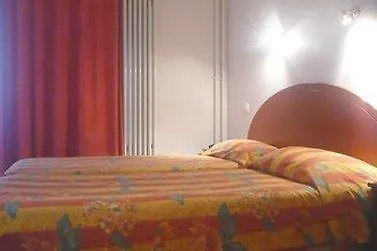 Hotel Des Metallos 3*